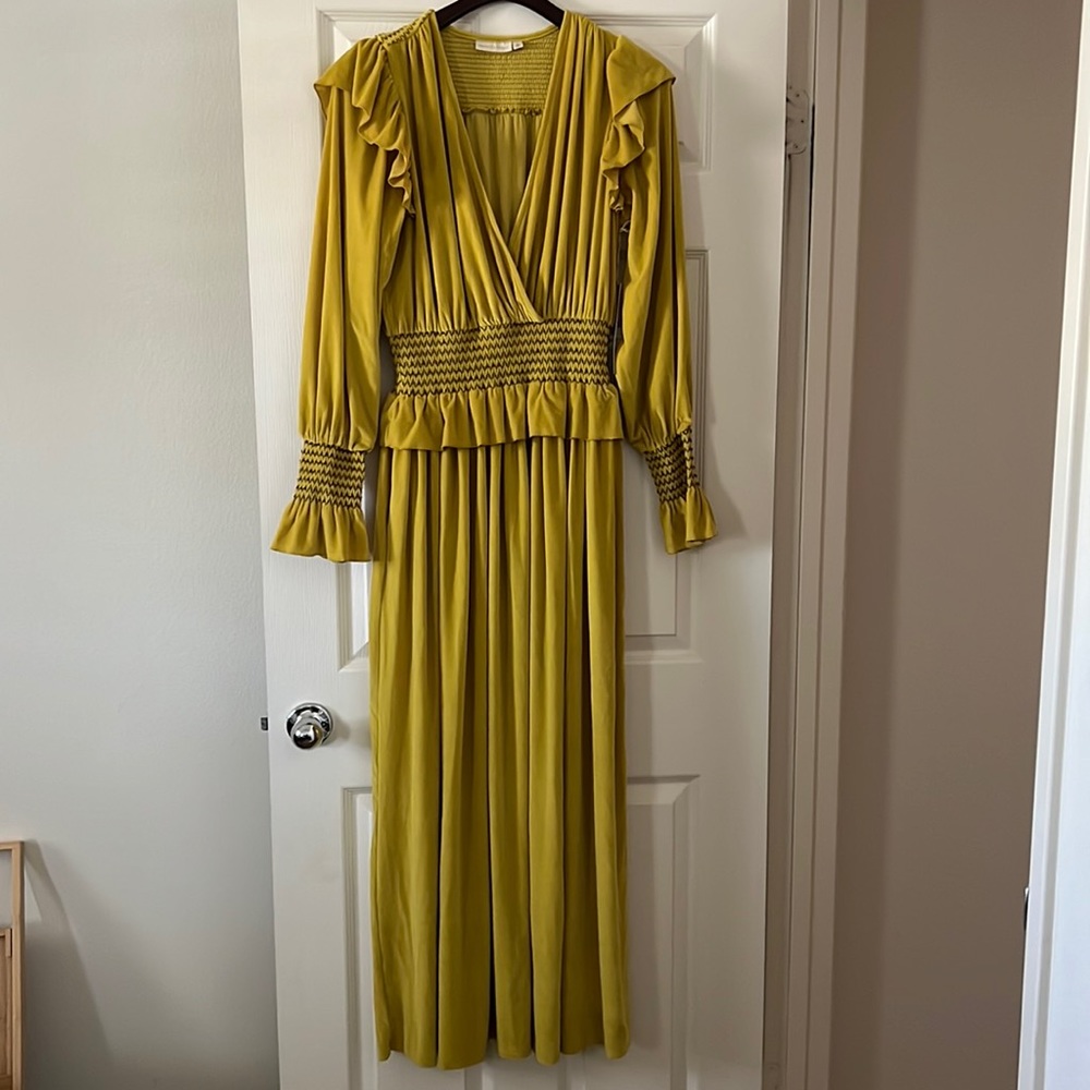 New with tags happy nature dress sizeS . Boho look and has great details.
